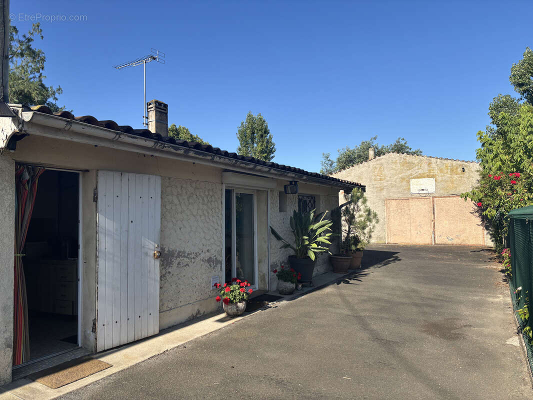 Maison à AMBARES-ET-LAGRAVE