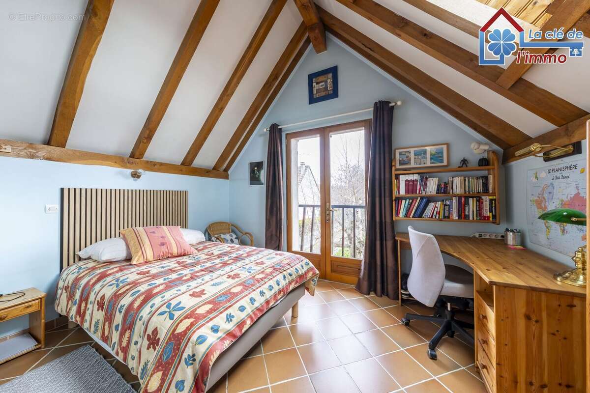 Maison à VAUX-LE-PENIL