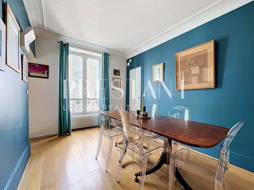 Appartement à PARIS-10E