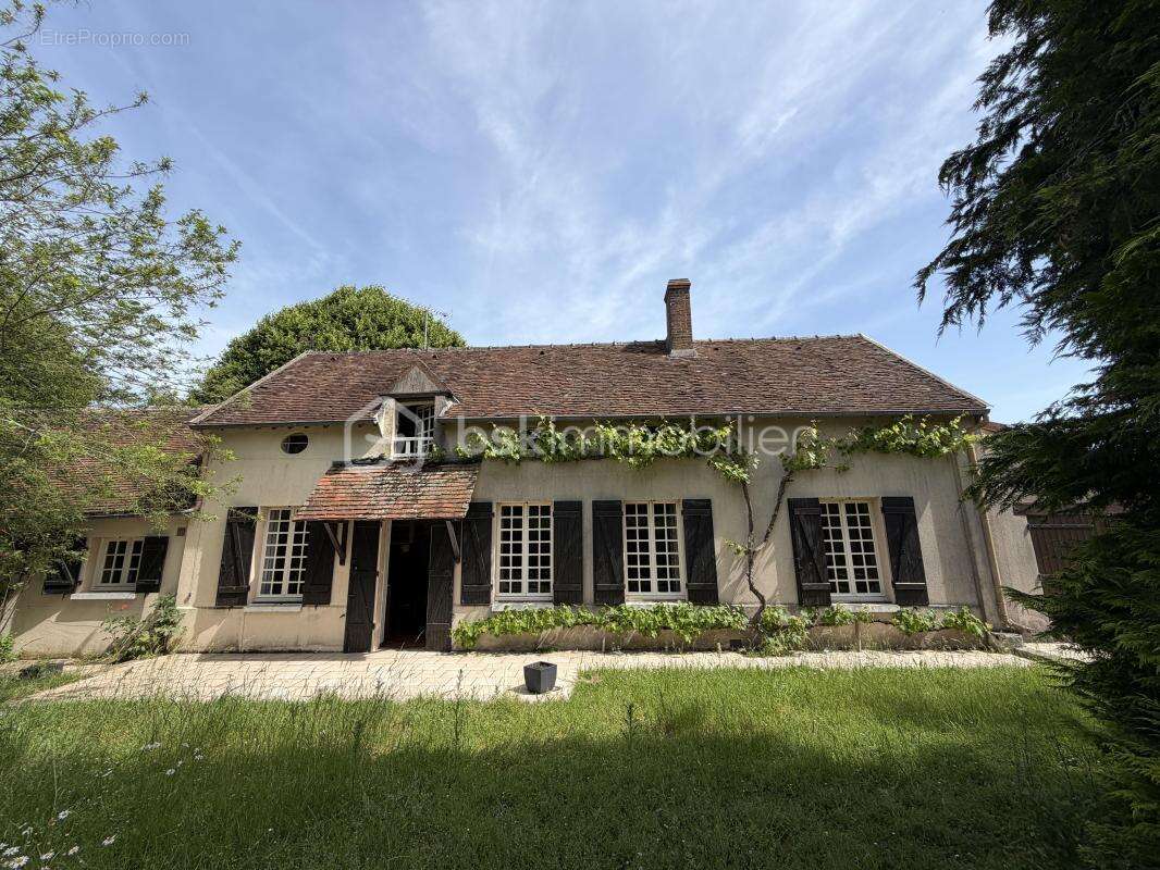 Maison à BEAUNE-LA-ROLANDE