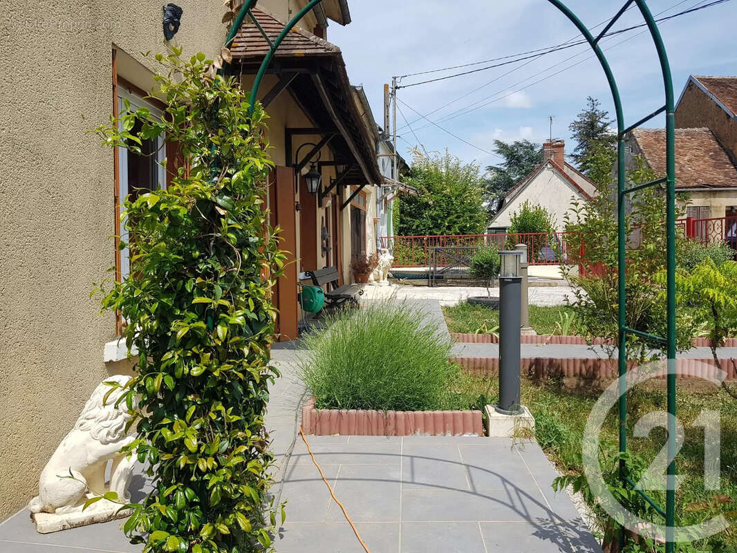 Maison 179 m² à Dampierre-Sous-Bouhy  - photo 13