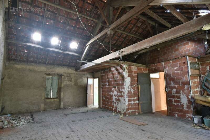 Appartement à FUMEL