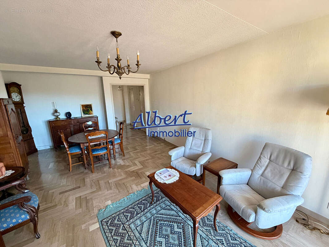 Appartement à SANARY-SUR-MER