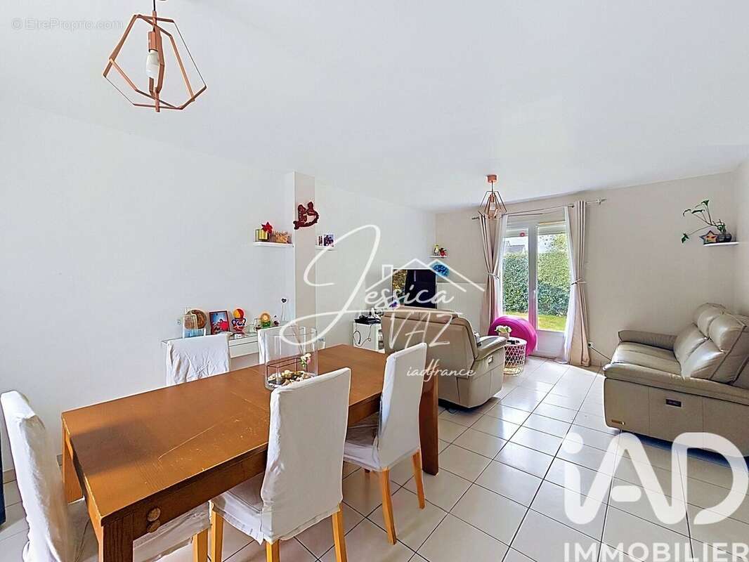 Maison 102 m² à Peroy-Les-Gombries  - photo 4