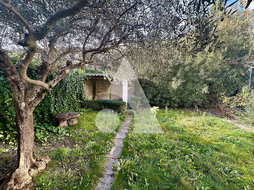 Maison à JONQUIERES