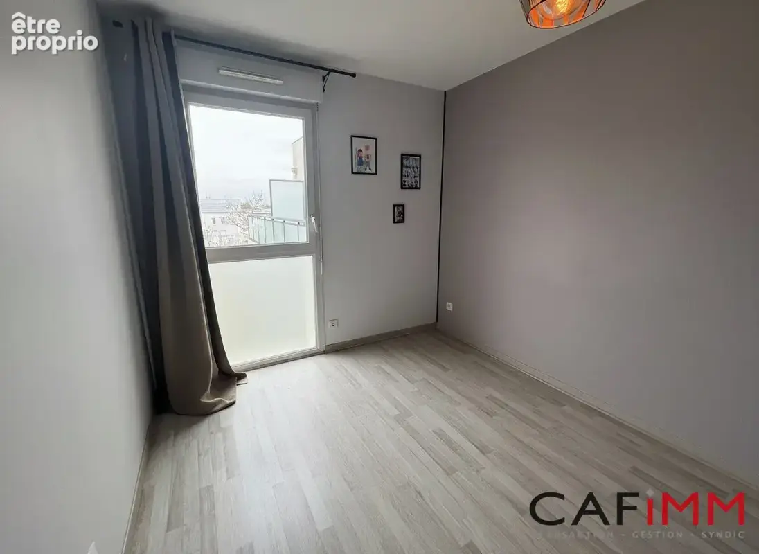 Appartement 64 m² à Meyzieu  - photo 9