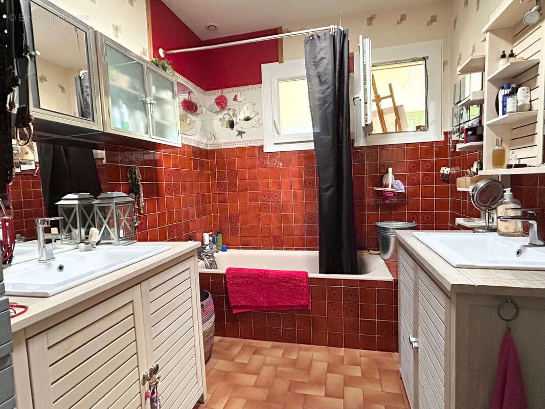 Maison à BAGNOLS-SUR-CEZE