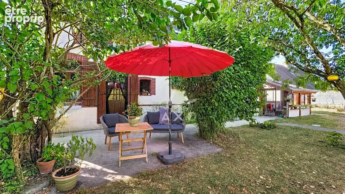 A VENDRE à CEPOY  Vaste maison de caractère, 5 chambres et nombreuses dépendances - photo 3