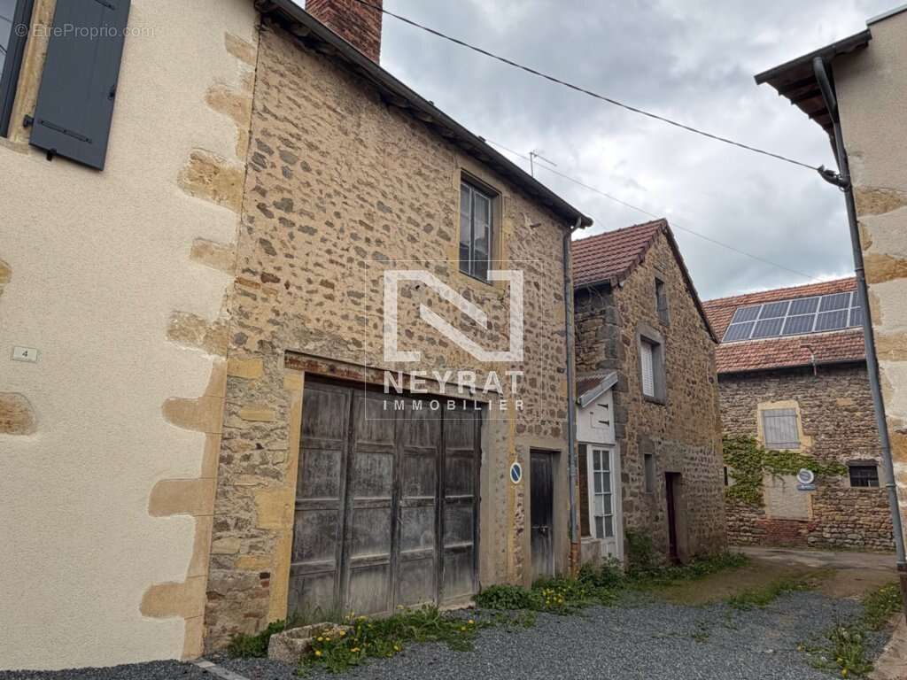 Maison à SAINT-CHRISTOPHE-EN-BRIONNAIS