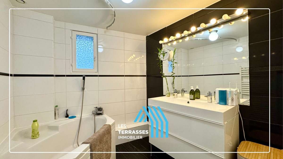 Maison à MONTELIMAR