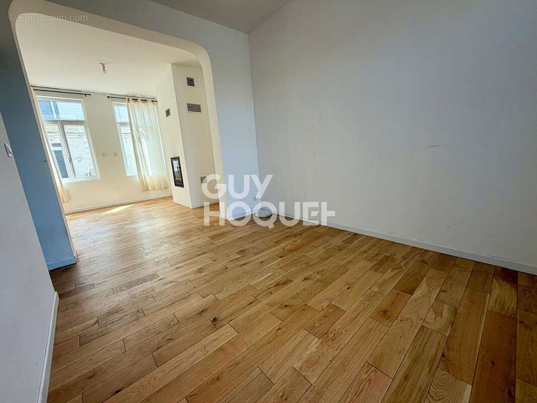 Maison Calais 4 pièce(s) 106 m2 - photo 2