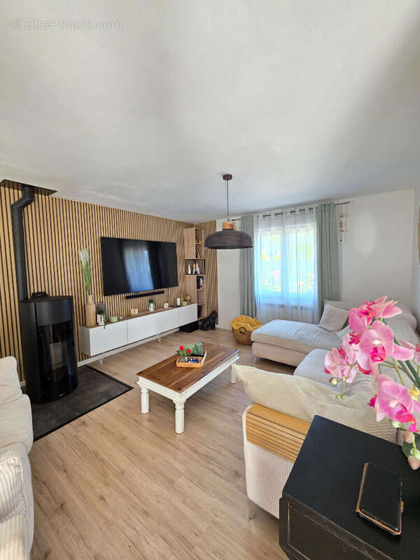 Maison à CREVECOEUR-LE-GRAND