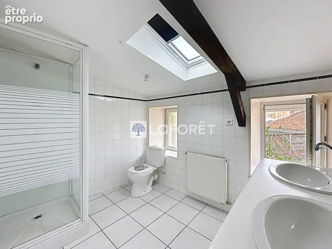 Immeuble Parthenay- Hyper centre de Parthenay - photo 7