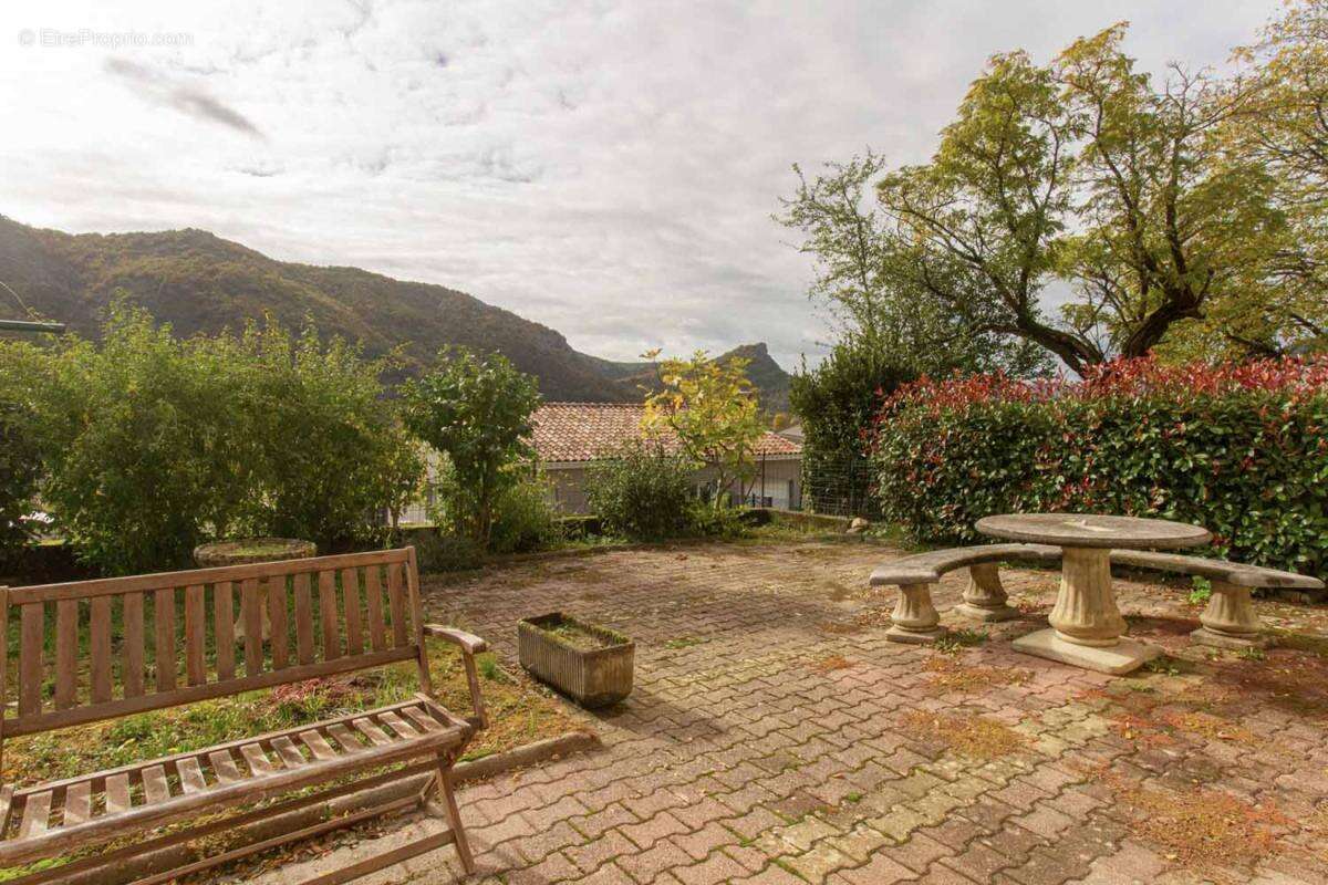 Maison à SAINT-JULIEN-EN-SAINT-ALBAN