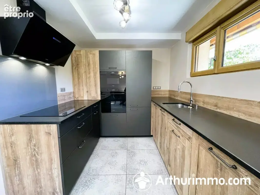 Maison familiale, 4 chambres, sous sol, terrain 14ares, sans travaux. - photo 2