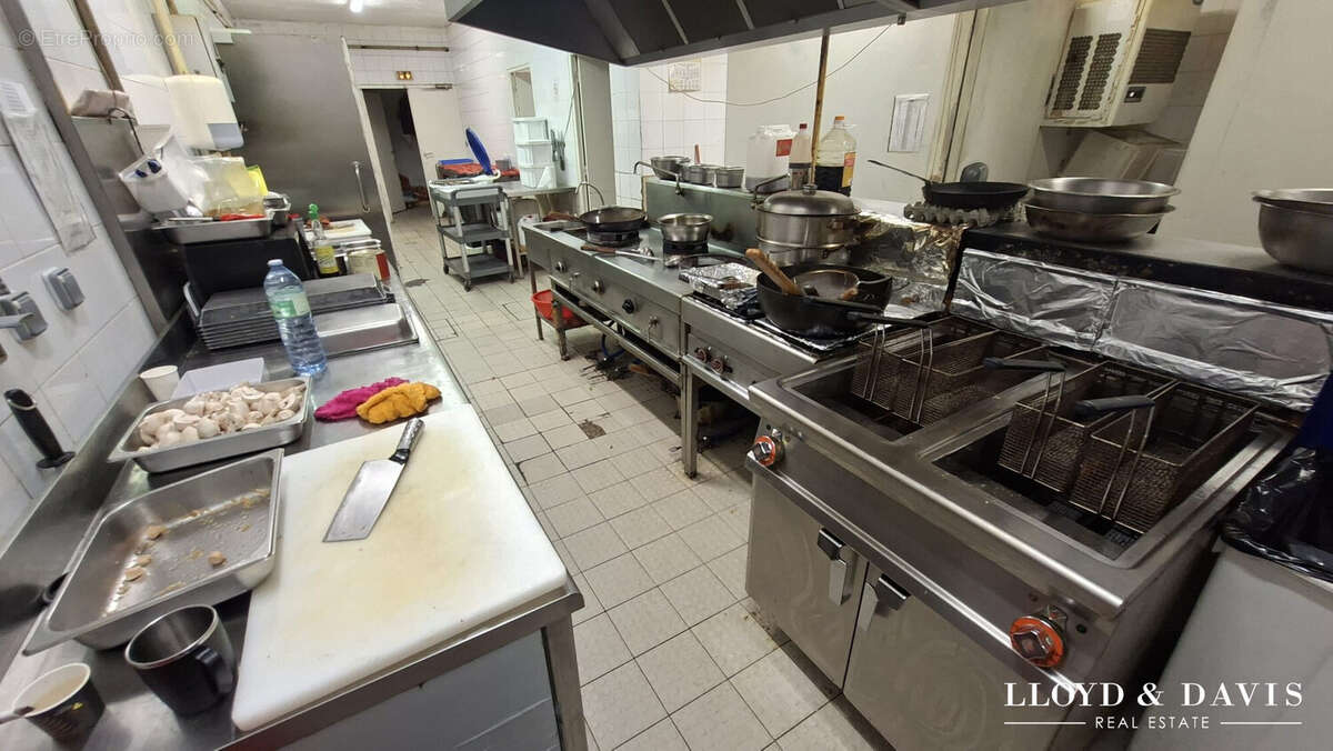 682 m² à Villebon-Sur-Yvette  - photo 9