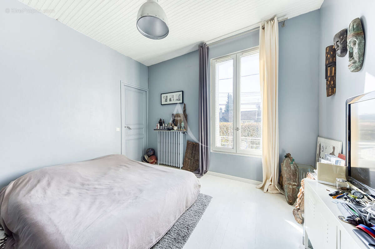 Maison à CHAMPS-SUR-MARNE