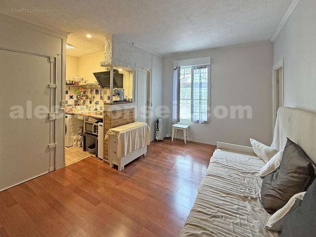 jonq11-fleu-sej3 - Appartement à PARIS-14E
