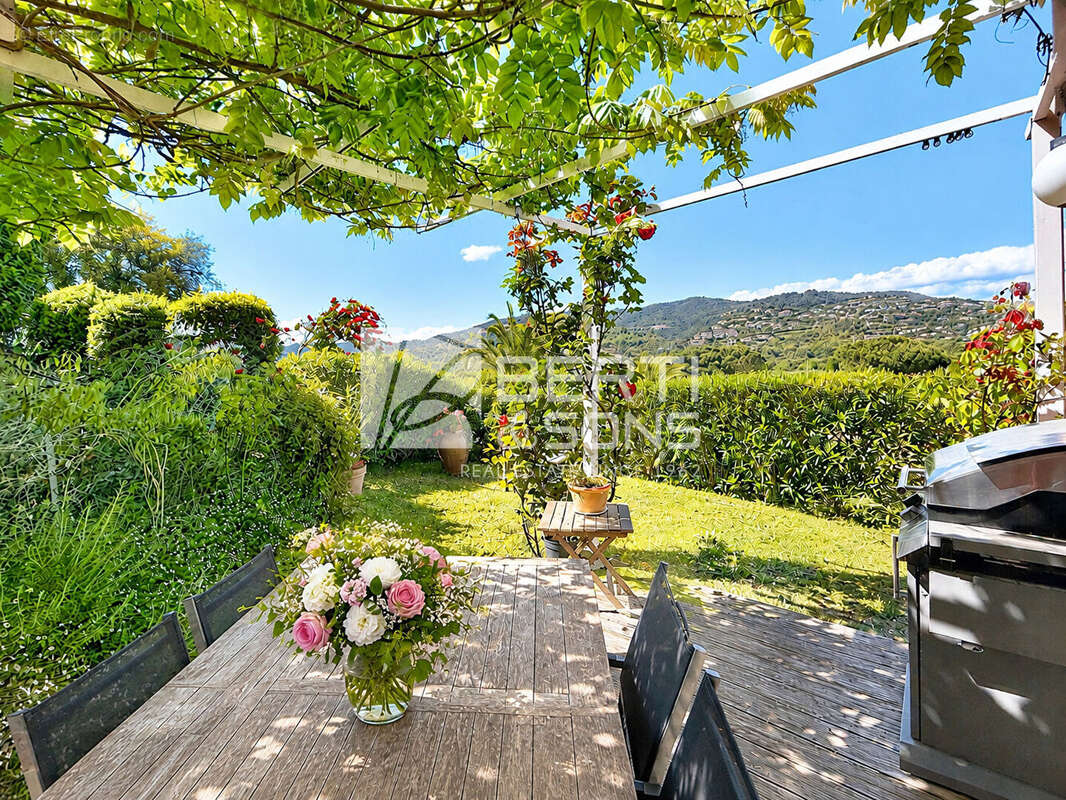Appartement à MANDELIEU-LA-NAPOULE