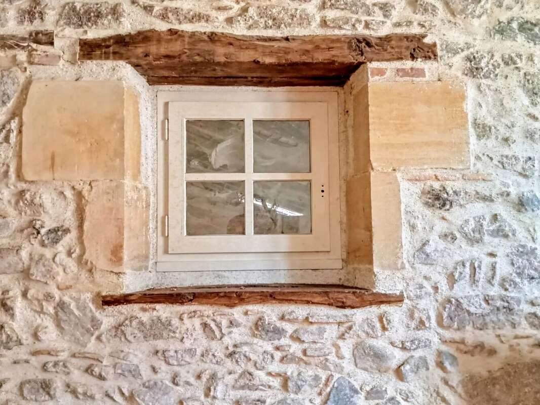 Maison à CONFOLENS