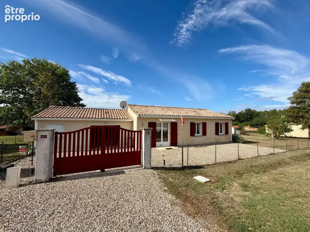 Maison à DOUVILLE