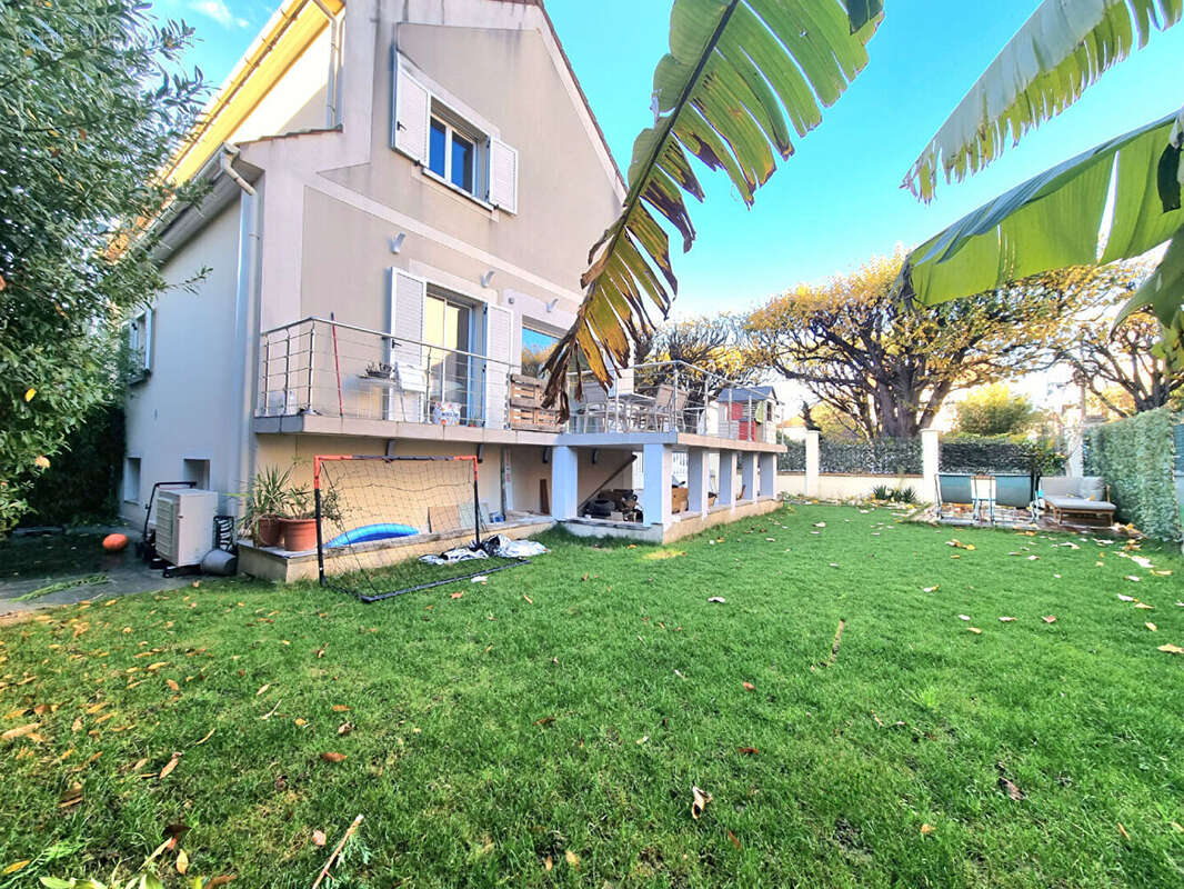 Maison à LE PERREUX-SUR-MARNE