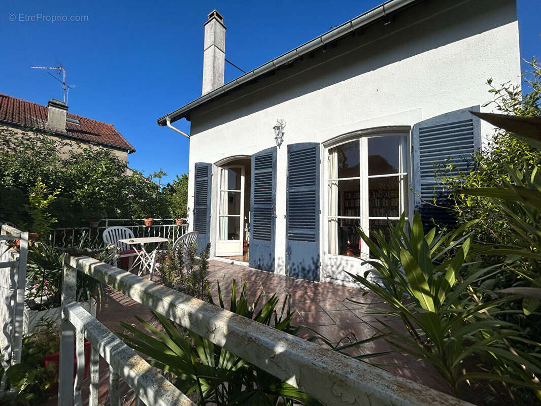 Maison à L'HAY-LES-ROSES