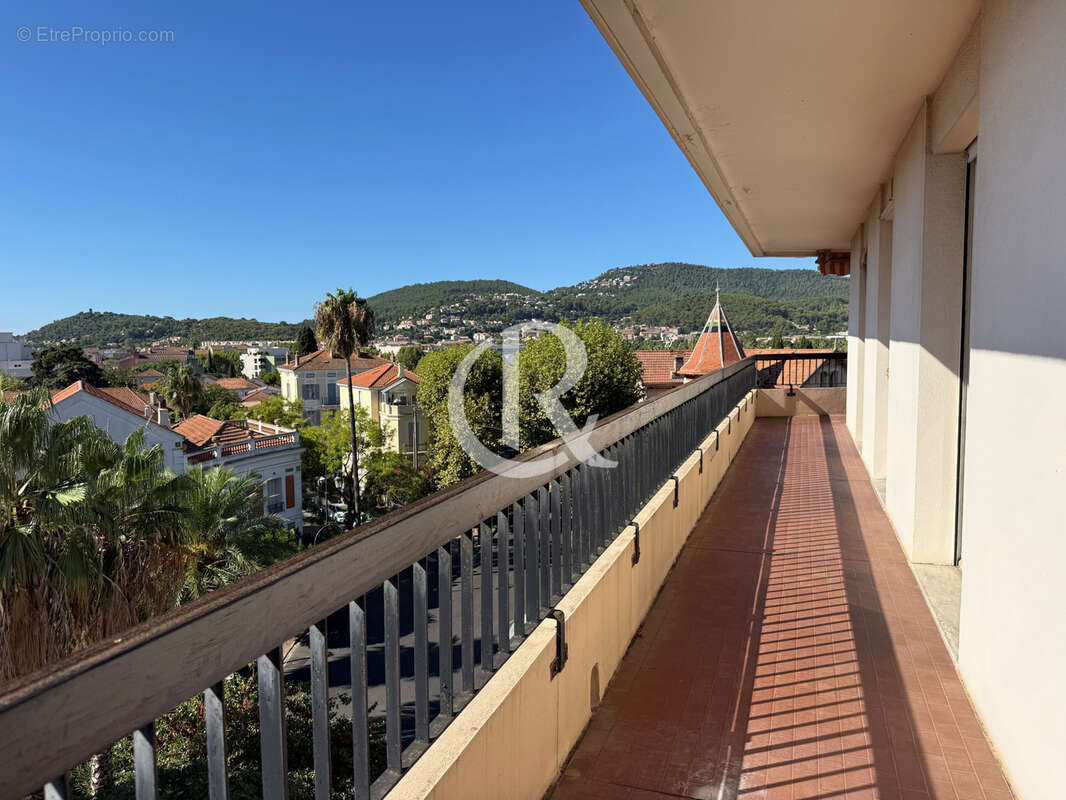 Hyeres centre - t3 vue degagee - ascenseur - photo 12