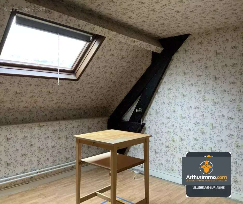 Maison à LONGUEVAL-BARBONVAL