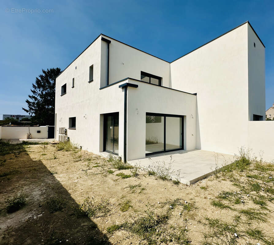 - lattes centre - villa contemporaine neuve 2026, quartier prise, materiaux haut de gamme, a 50m du tram et co - photo 2