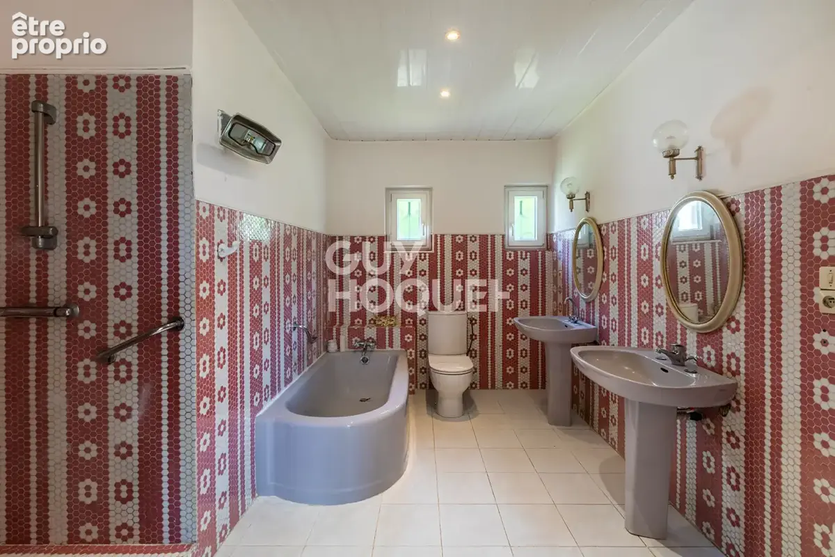 Maison SAINT JEAN DE LUZ 12 Pièces 250 m² - photo 7