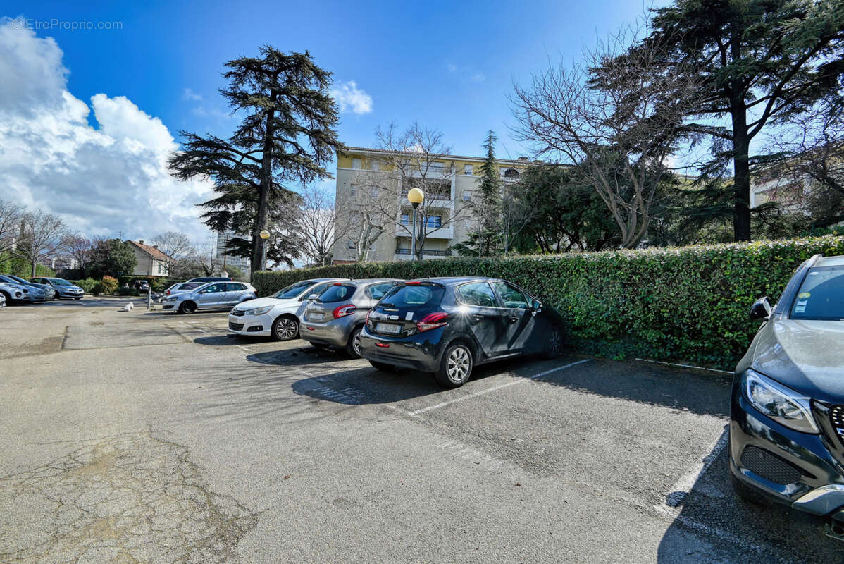 Appartement à MARSEILLE-14E