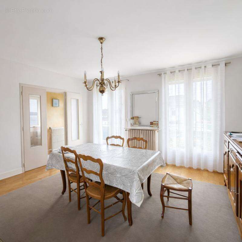 Maison à CHATEAU-LA-VALLIERE