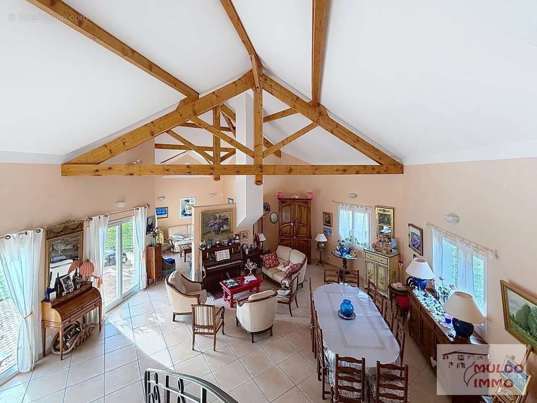 Maison à LA TOUR-DU-PIN