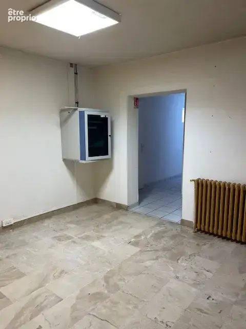 Maison d' habitation ou bureaux de 160 m2 avec grand garage - photo 10