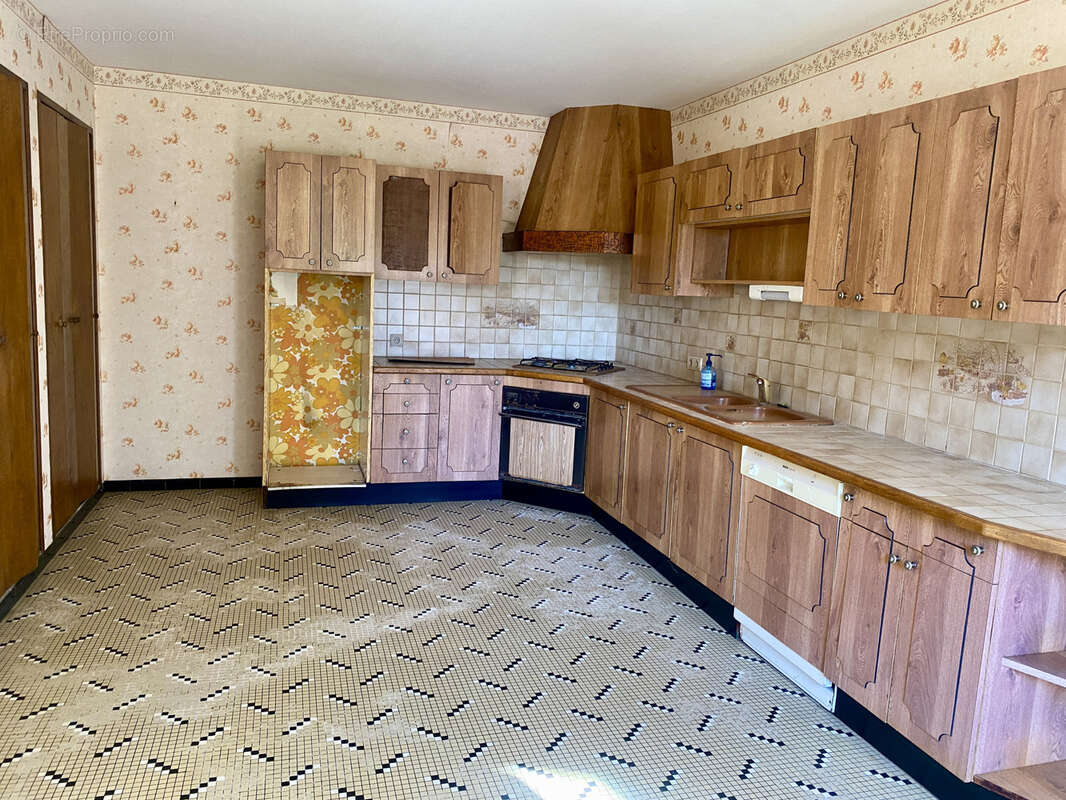 Maison à LA BREILLE-LES-PINS