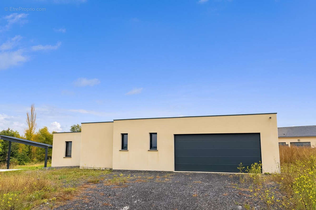 Maison à SAINT-PIERRE-EYNAC