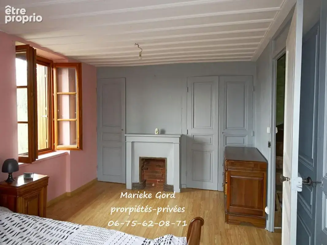 ESTIVAREILLES 42380 Belle Maison en pierre  4 chambres, dépôt  de 128 m² et 400m² de terrain plat - photo 6