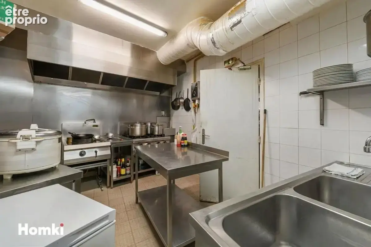 Local commercial T4 de 97 m² à Puteaux 92800, Rue Jean Jaurès - photo 3