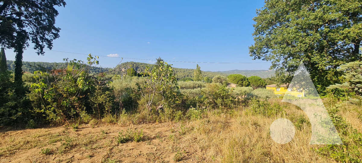 Terrain viabilisé de 853m² le défend PERMIS accepté et purgé pour une villa de 103m² - photo 6