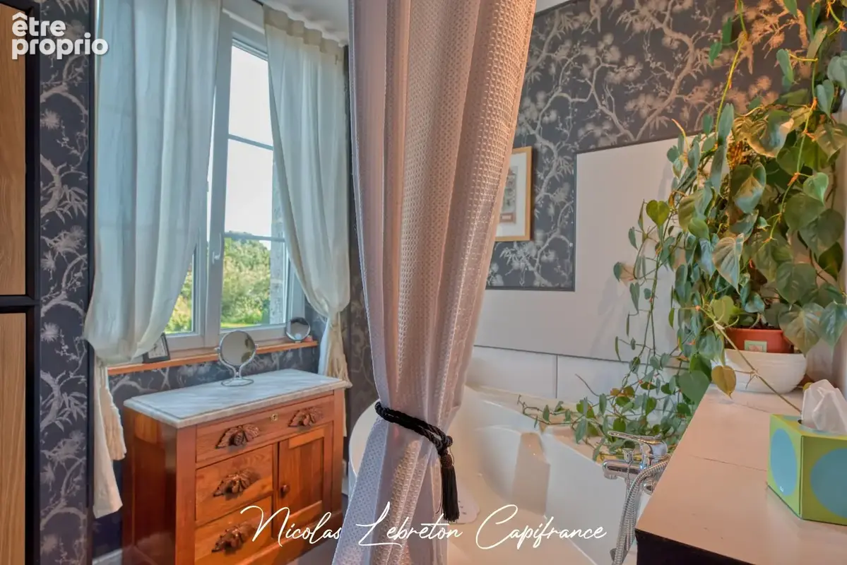 Maison en pierre rénovée de 202 m² – 4 chambres + studio indépendant – Dépendance de 100 m² – Terrain clos de 2 775 m² - photo 12