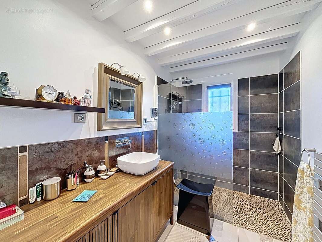 Maison à LA CHAUSSEE-SAINT-VICTOR