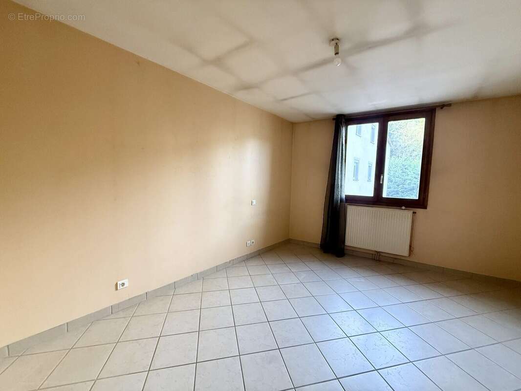 Appartement à BEAUJEU