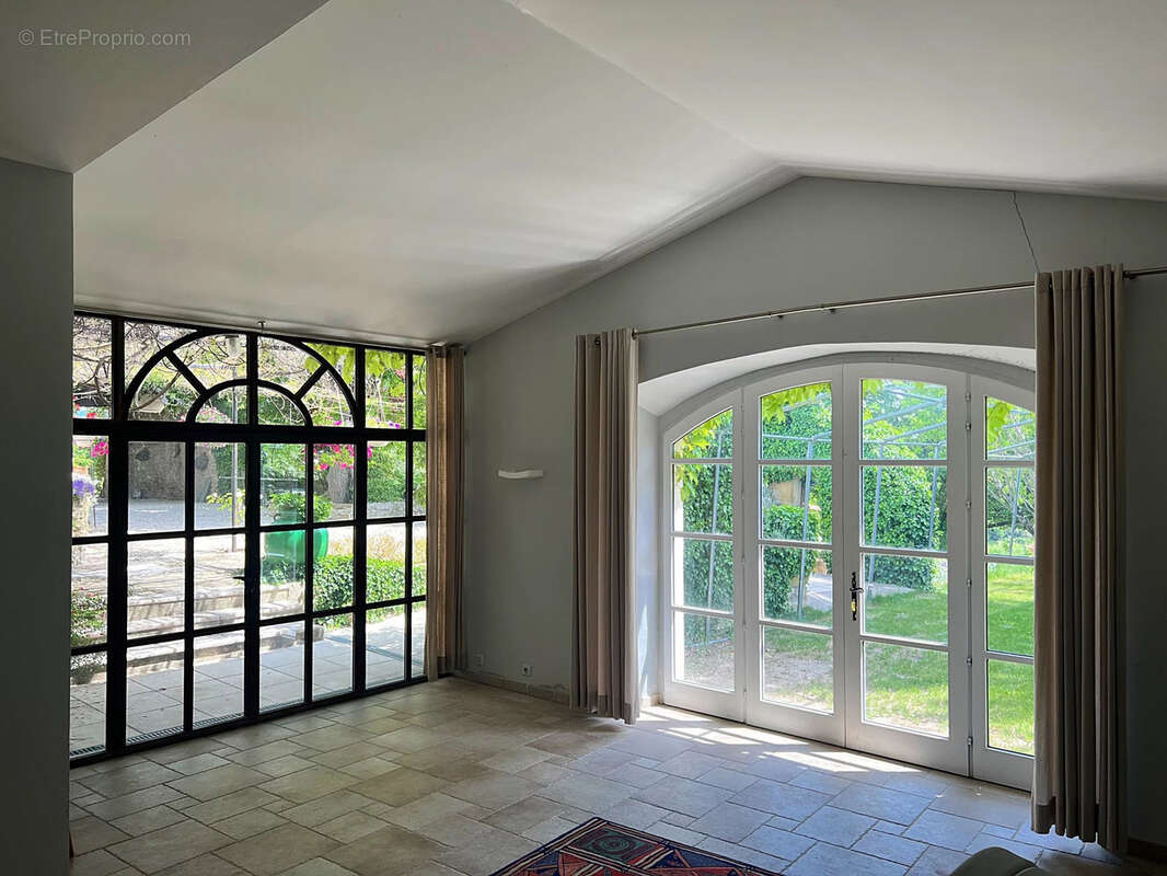 Proche de Grignan   Authentique Mas du XVᵉ siècle avec gîtes sur 4,3 hectares - photo 9