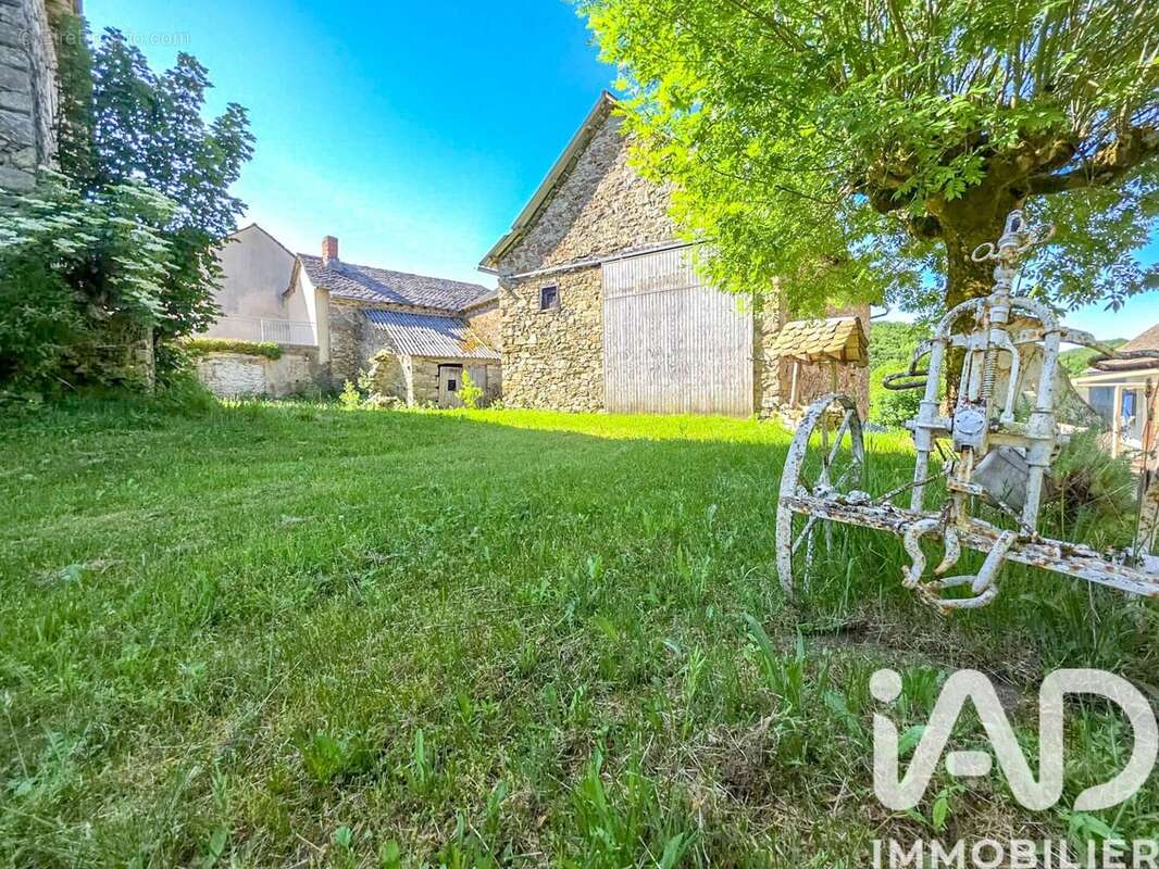 Photo 9 - Maison à SALLES-CURAN