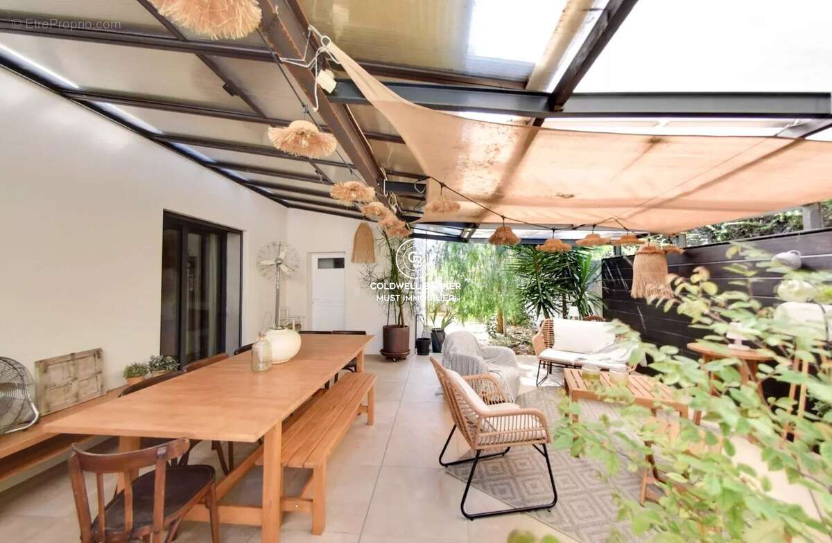 Canet: Maison dominante avec vue, en impasse, avec 1000 m² de terrain et piscine - photo 23