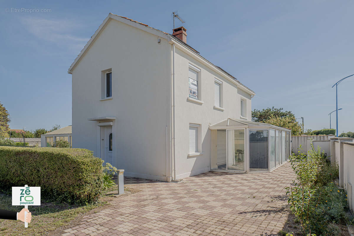 Maison à LES MAGNILS-REIGNIERS