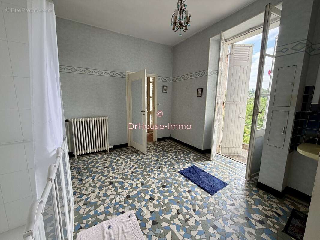 Maison 210 m² à Riberac  - photo 6