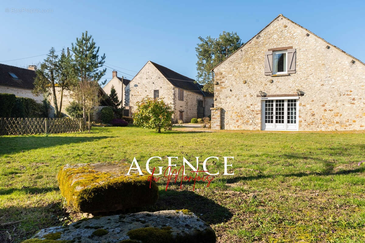 Maison à DONNEMARIE-DONTILLY