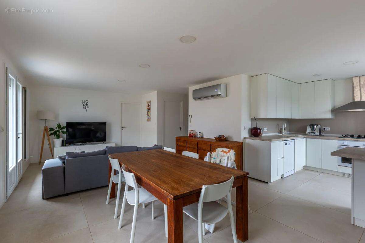 Maison à BOURG-SAINT-CHRISTOPHE